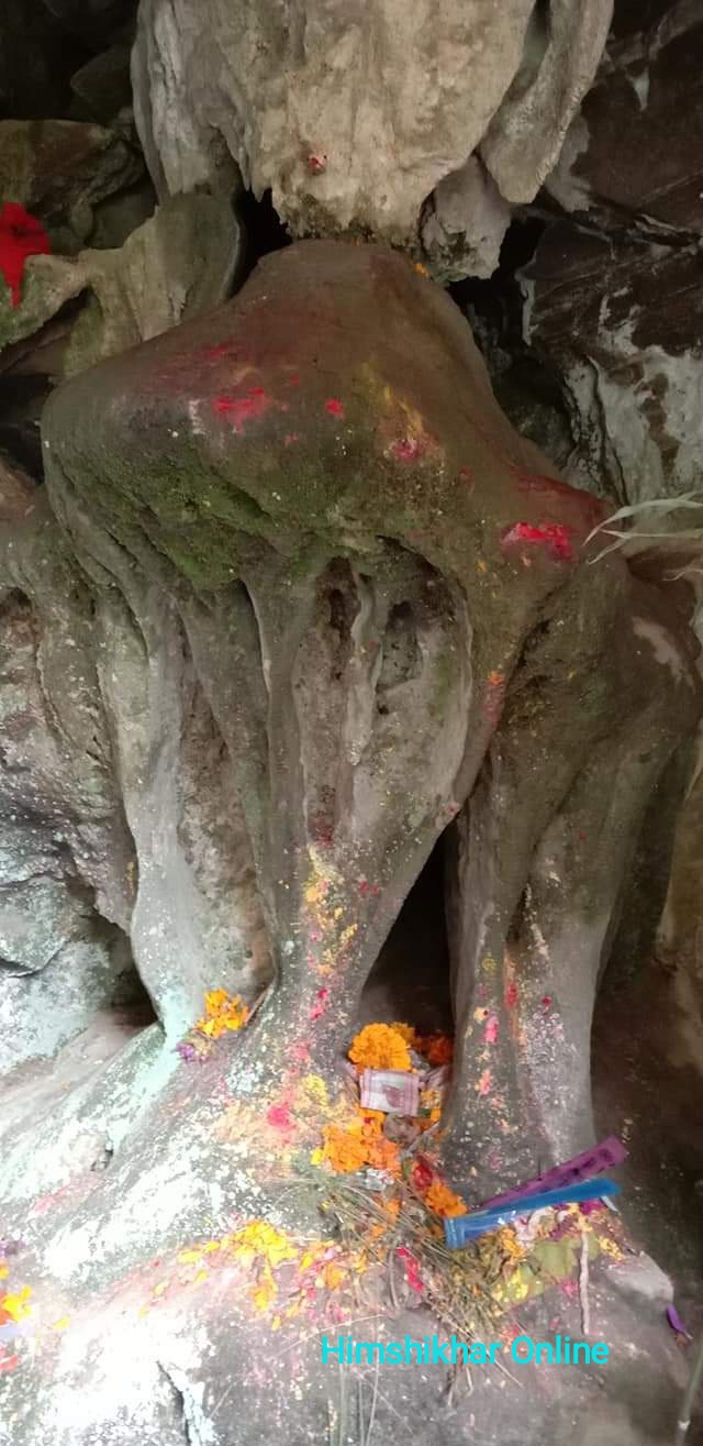 जुम्लाकाे भलखाेलामा भेटियाे नँया गुफा