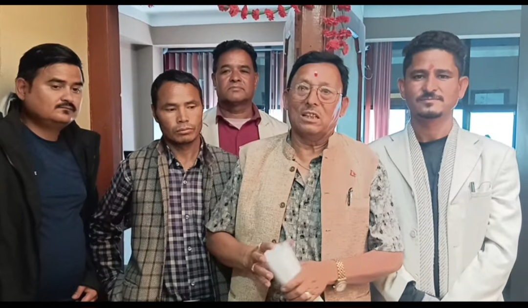 शिखर इन्स्योरेन्सकाे  स्याउ बिमा भुक्तानी बिषयमा लागेके ताला खुल्याे